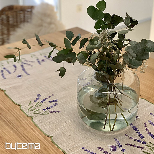 Bestickte Tischdecke und Schal LAVENDEL