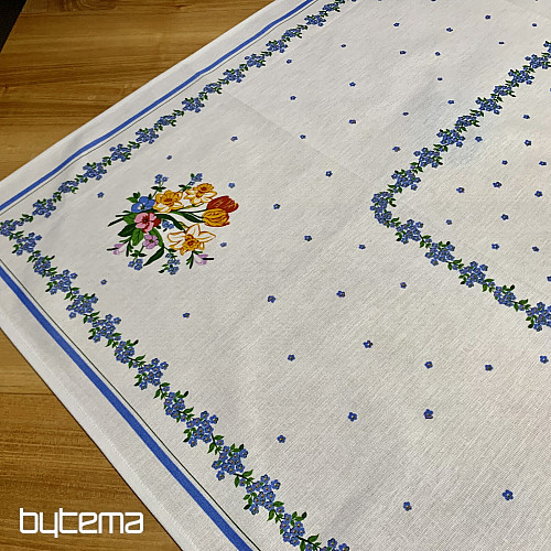 Tischdeckenstrauß mit Narzissen