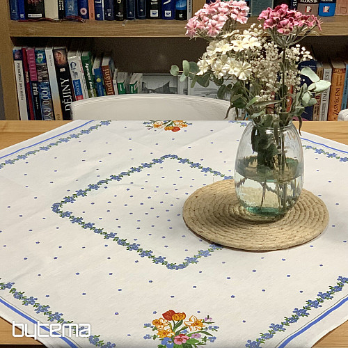 Tischdeckenstrauß mit Narzissen