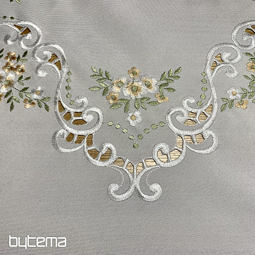 Tischdecke und Schal mit Blumenmuster, aprikosenfarben bestickt