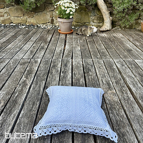 Spitzen-Dekorationshülle mit kleinen weißen Blumen