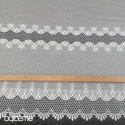 Vorhang mit Stickerei V109